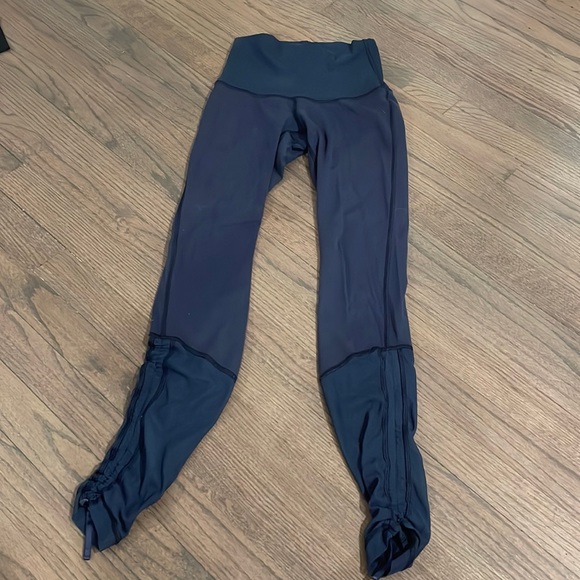 LULULEMON LEGGINGS - Picture 1 of 2